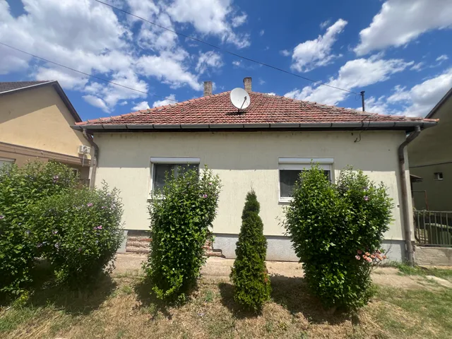 Eladó ház Deszk 76 nm