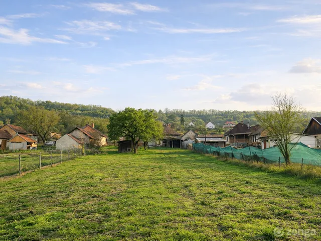 Eladó telek Balatonendréd 2315 nm