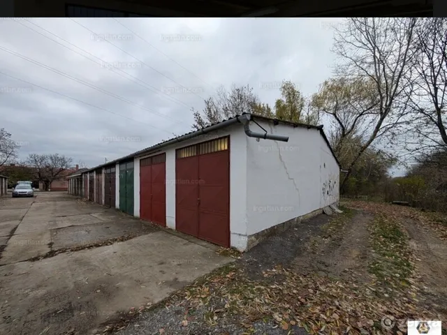 Eladó garázs Szeged, Petőfitelep 32 nm