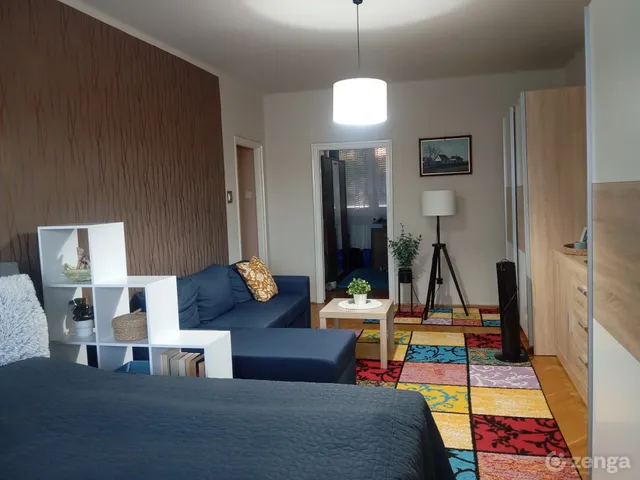 Eladó lakás Gyöngyös, Nyolcvanas lakótelep, Platán utca 55 nm