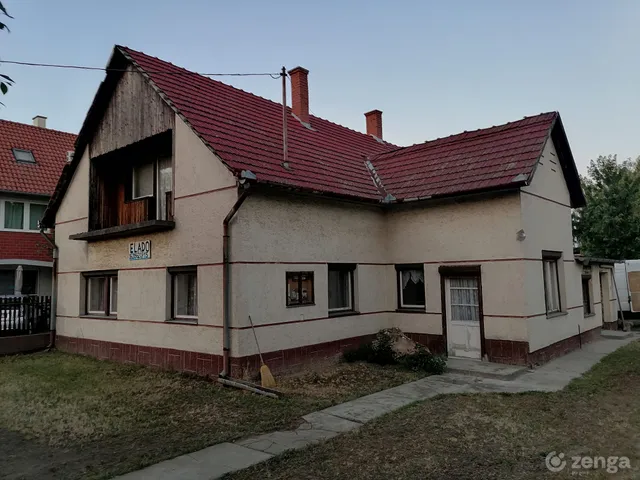 Eladó ház Cserkeszőlő 102 nm