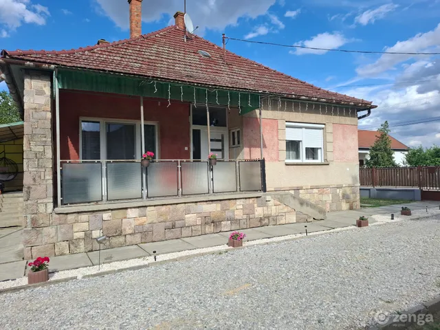 Eladó ház Jászladány 88 nm