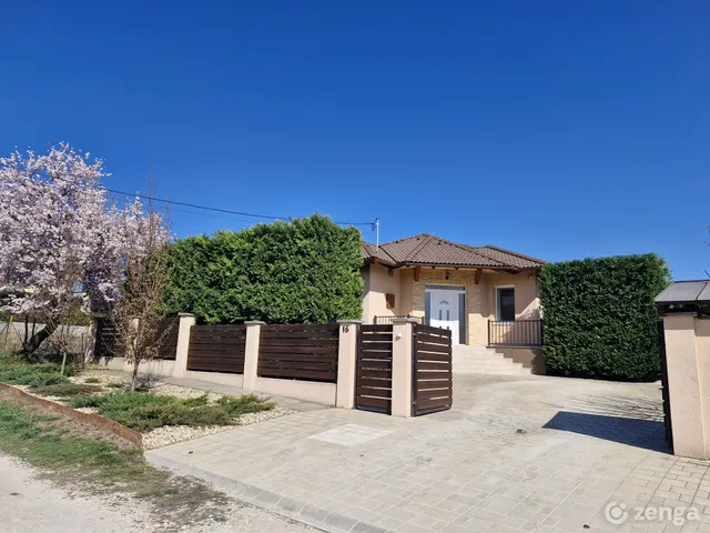 Eladó ház Érd 130 nm