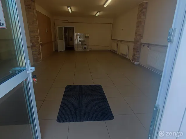 Kiadó kereskedelmi és ipari ingatlan Tatabánya, Bánhida, Dankó Pista 17 143 nm