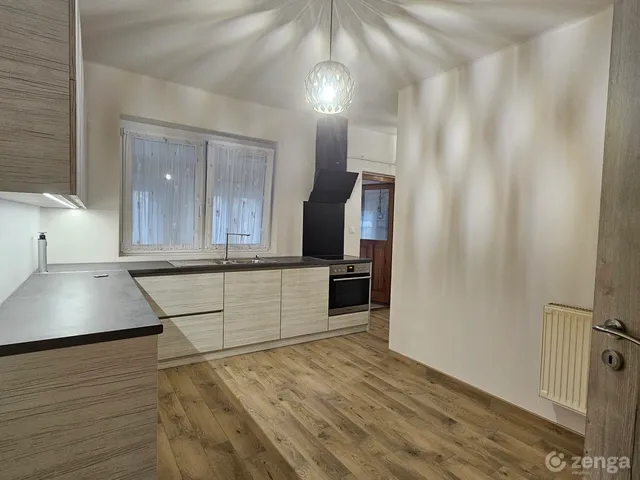 Eladó ház Hódmezővásárhely, Újváros 107 nm