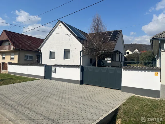 Eladó ház Siklós, Máriagyűd 108 nm