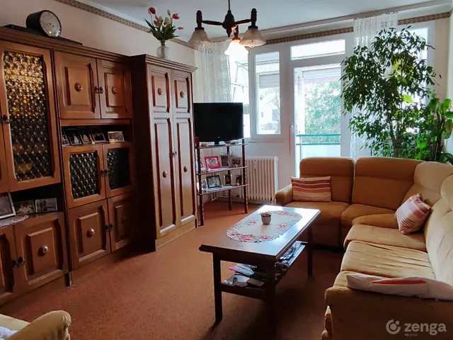 Eladó lakás Komló 59 nm