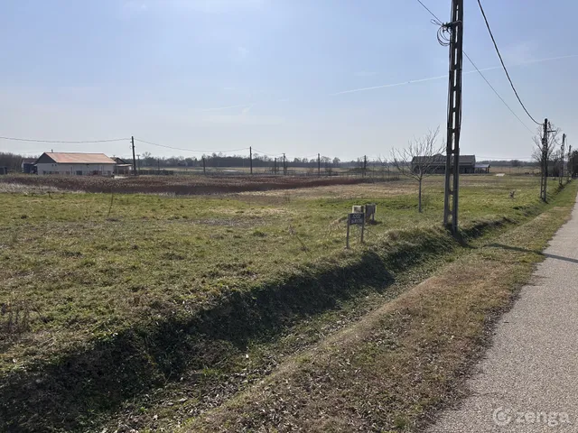 Eladó telek Buzsák 474 nm