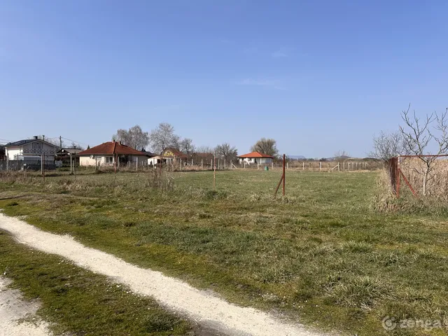 Eladó telek Buzsák 648 nm