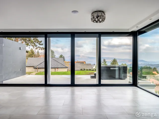 Eladó ház Solymár, Koppány M u. 9. 315 nm