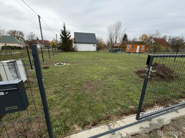 Eladó telek Abádszalók 375 nm