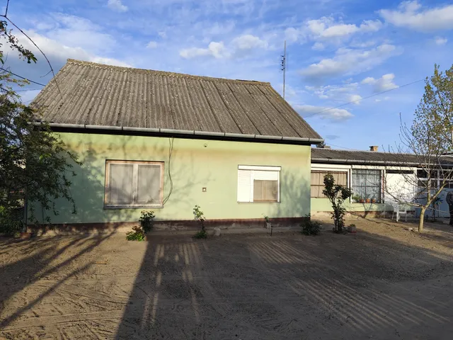 Eladó ház Hajdúsámson 90 nm