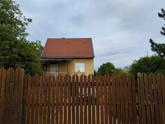 Eladó nyaraló Törökbálint 42 nm
