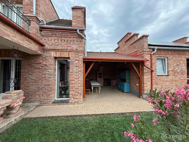 Eladó ház Hajdúszoboszló 261 nm