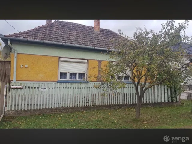 Eladó ház Acsa 98 nm