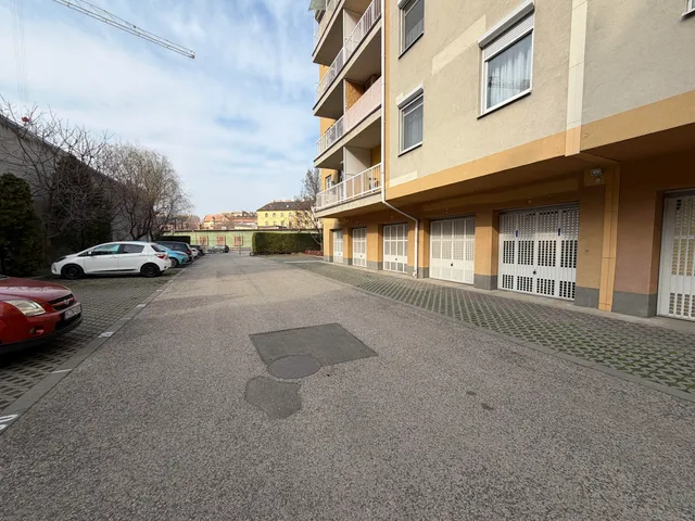 Eladó garázs Budapest VIII. kerület, Orczynegyed, Kőris utca 25 27 nm