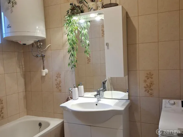 Eladó ház Dunakeszi, Alag 128 nm