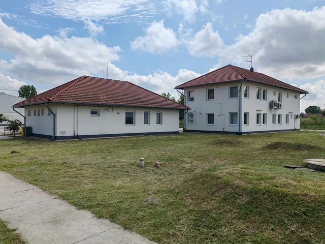 Kiadó kereskedelmi és ipari ingatlan Röszke, Külterület 082/38 1800 nm