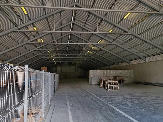 Kiadó kereskedelmi és ipari ingatlan Röszke, Külterület 082/38 1800 nm