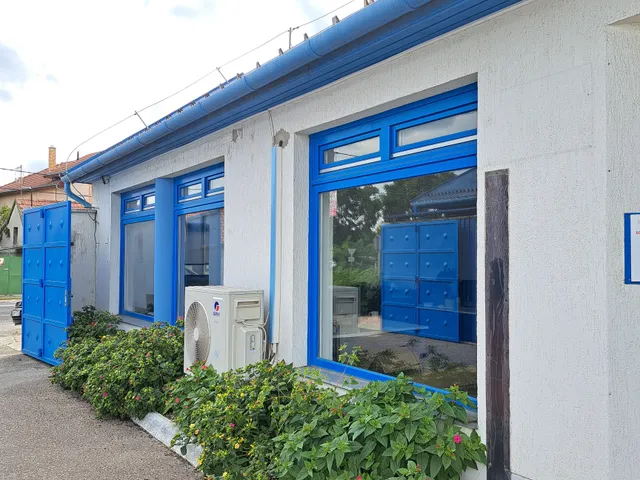 Kiadó kereskedelmi és ipari ingatlan Kecskemét, Hunyadiváros 163 nm