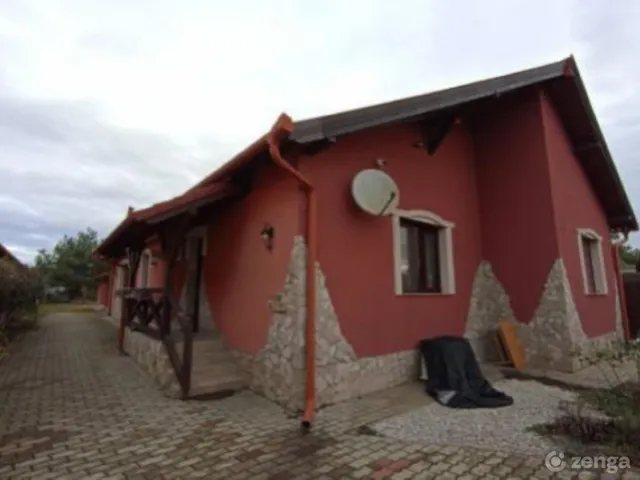 Eladó ház Hajdúsámson-Martinka 200 nm