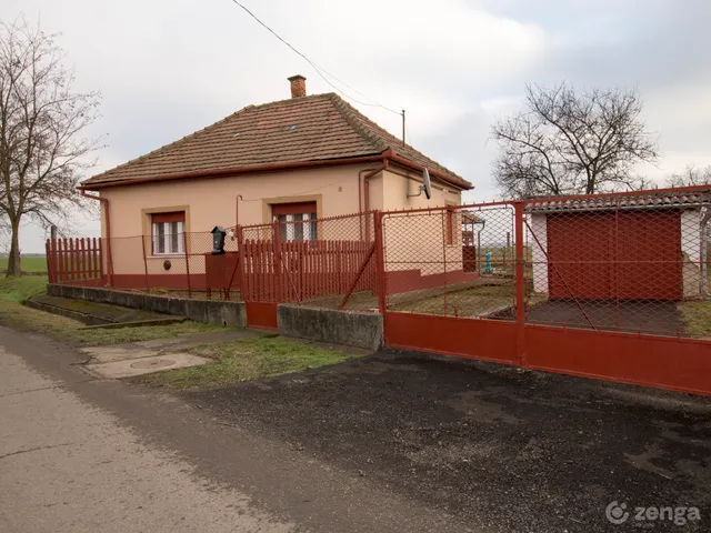 Eladó ház Karácsond 71 nm