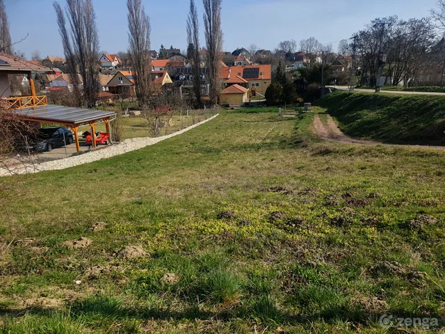 Eladó telek Tarján 866 nm