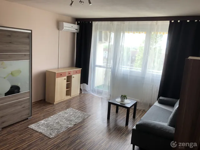 Eladó lakás Kecskemét, Széchenyiváros, Március 15. utca 35 nm