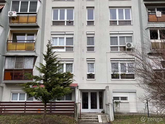 Eladó lakás Kaposvár, Kinizsi-lakótelep 50 nm