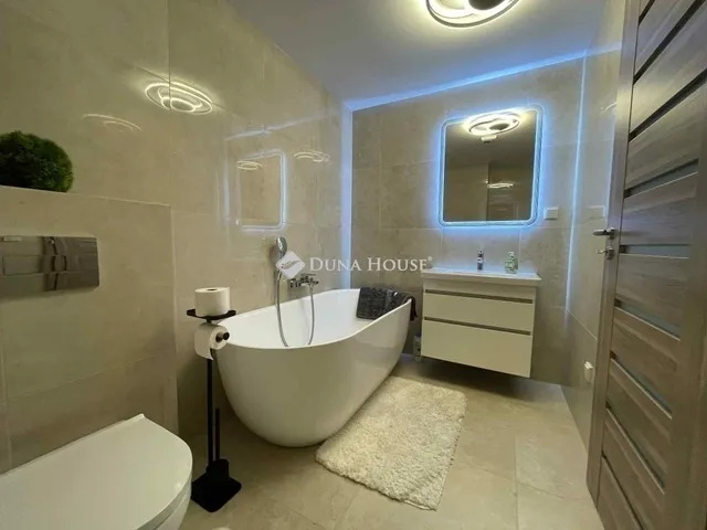 Eladó lakás Szeged 195 nm