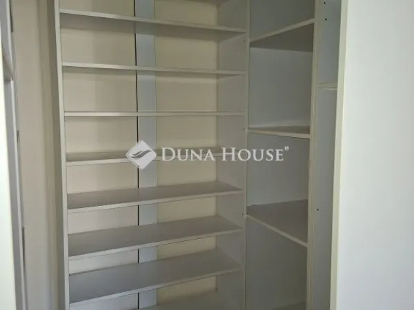 Eladó lakás Szeged 64 nm