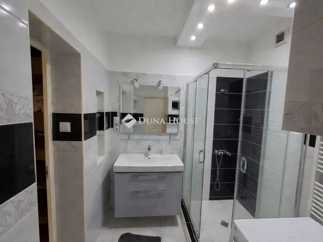 Eladó lakás Szeged 64 nm