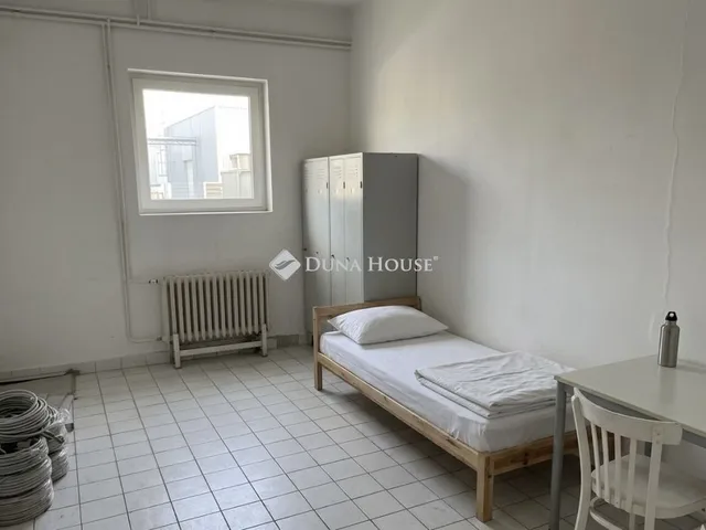 Kiadó kereskedelmi és ipari ingatlan Petőfibánya 1124 nm