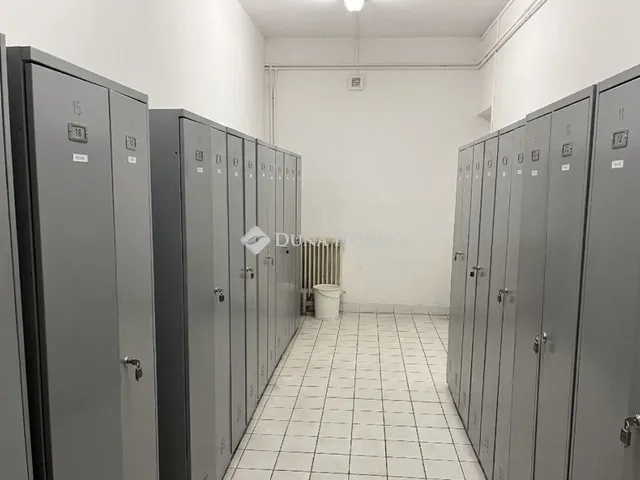 Kiadó kereskedelmi és ipari ingatlan Petőfibánya 1124 nm