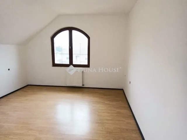 Eladó ház Sándorfalva 193 nm