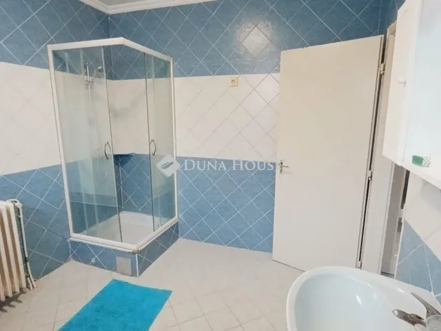 Eladó ház Sándorfalva 193 nm