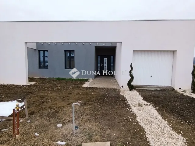 Eladó ház Deszk 172 nm