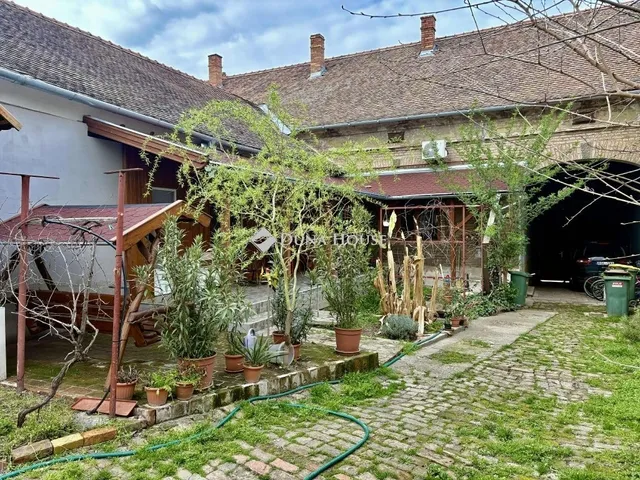 Eladó ház Hódmezővásárhely 210 nm