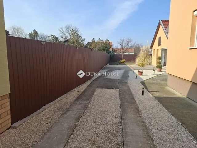 Eladó ház Algyő 140 nm