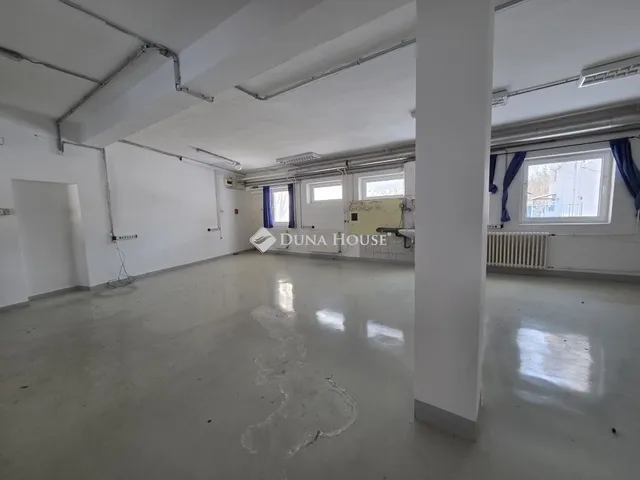 Eladó kereskedelmi és ipari ingatlan Szeged 6929 nm