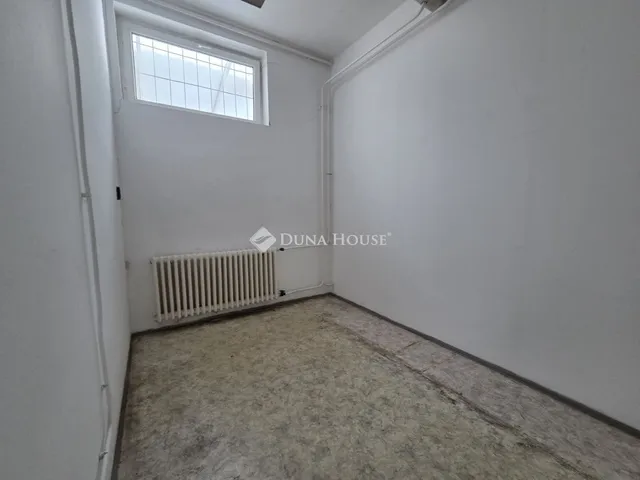 Eladó kereskedelmi és ipari ingatlan Szeged 6929 nm