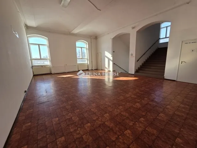 Eladó kereskedelmi és ipari ingatlan Szeged 6929 nm