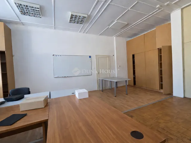 Eladó kereskedelmi és ipari ingatlan Szeged 6929 nm