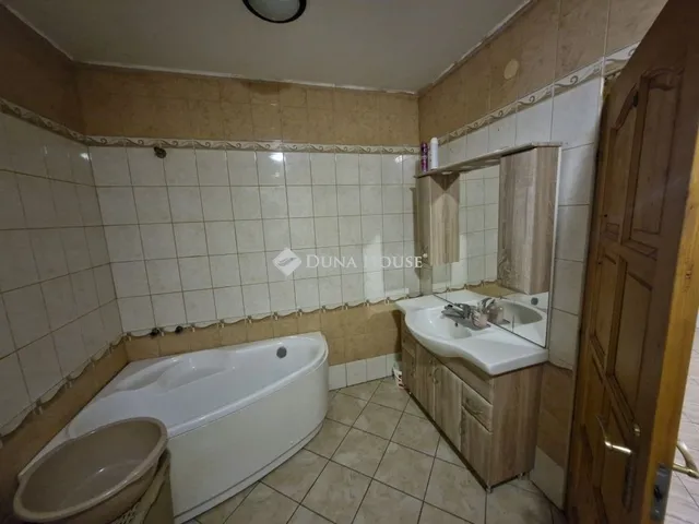 Eladó ház Földeák 255 nm