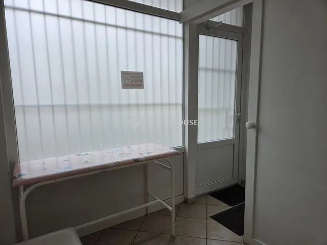 Eladó kereskedelmi és ipari ingatlan Szeged 35 nm