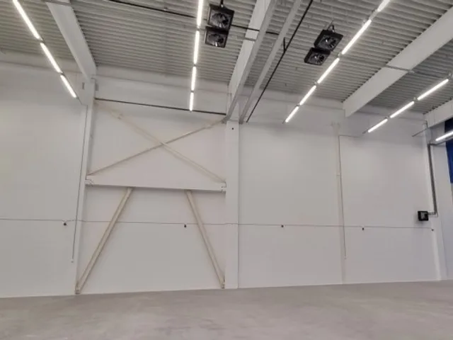 Kiadó kereskedelmi és ipari ingatlan Budapest IX. kerület 1042 nm