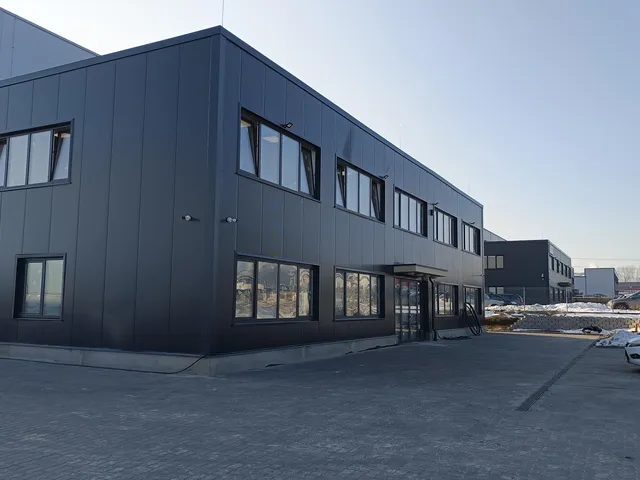 Kiadó kereskedelmi és ipari ingatlan Pomáz 500 nm