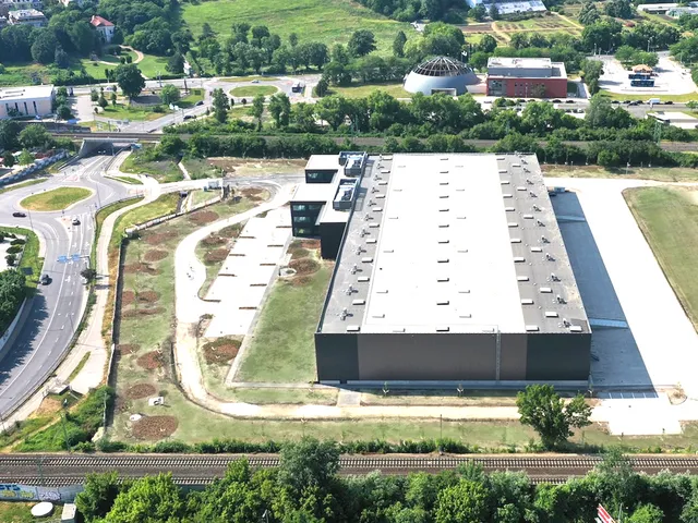 Kiadó kereskedelmi és ipari ingatlan Budapest XXII. kerület 3830 nm