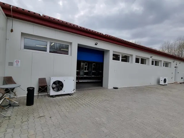 Eladó kereskedelmi és ipari ingatlan Üllő 2019 nm