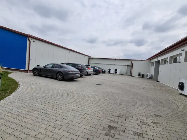 Eladó kereskedelmi és ipari ingatlan Üllő 2019 nm